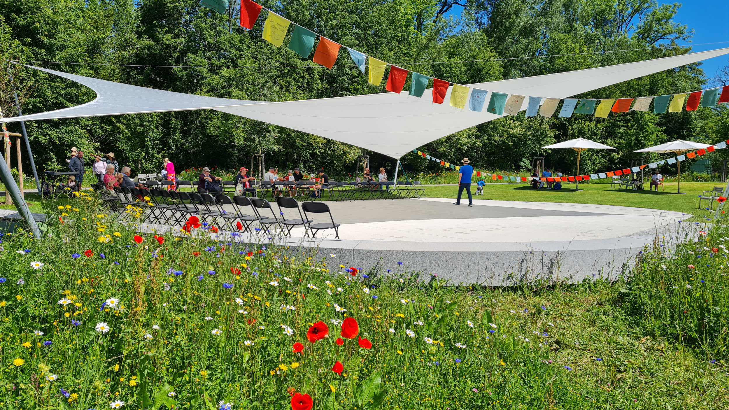 Ein STOFFDACH Sonnensegel auf der Landesgartenschau 2024 in Wangen